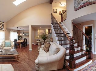 130 Indian Trail Dr, Westmont, IL