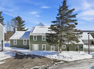 2 Yellow Orange Circle, Middletown, CT 06457