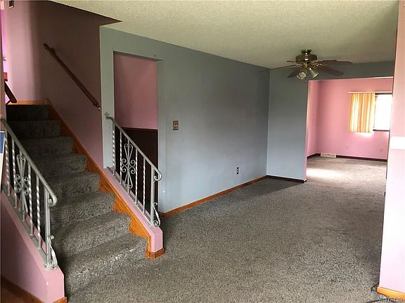 2nd image of 20 Jamaica Ln