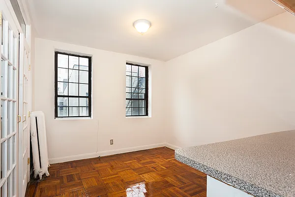 Rented by Mdrn Residential | media 5