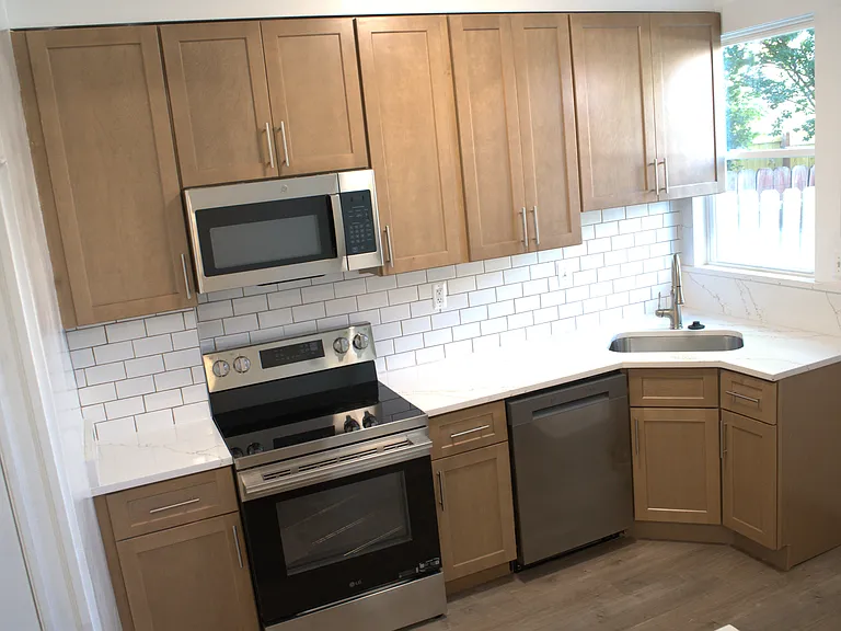 117 S Wickham Rd — Photo 42