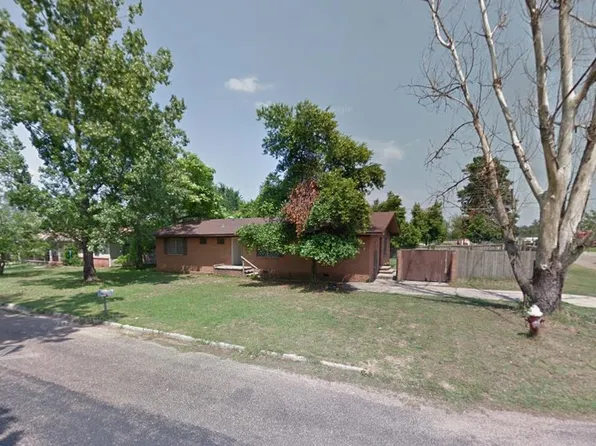 1217 Irvin St, Daingerfield, TX 75638
