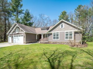 11815 Henrietta Dr NE, Rockford, MI 49341