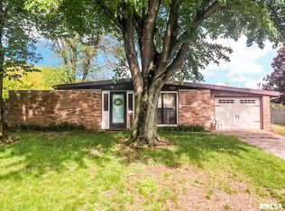 13106 Cedar St, Manito, IL