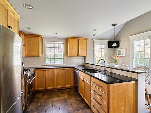 5th image of 22 Standish Rd