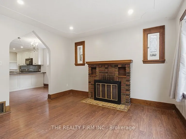 97 Springbank Dr — Photo 10