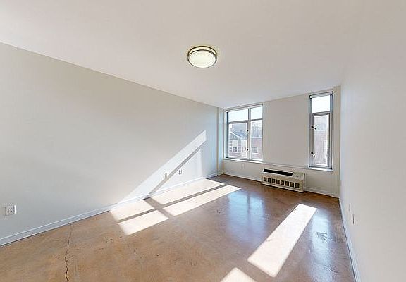 5th image of 4857 Broadway APT 5A