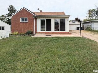 113 Bess St, Washington, IL 61571