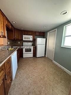 3rd image of 421 NE 14th Ave APT 401