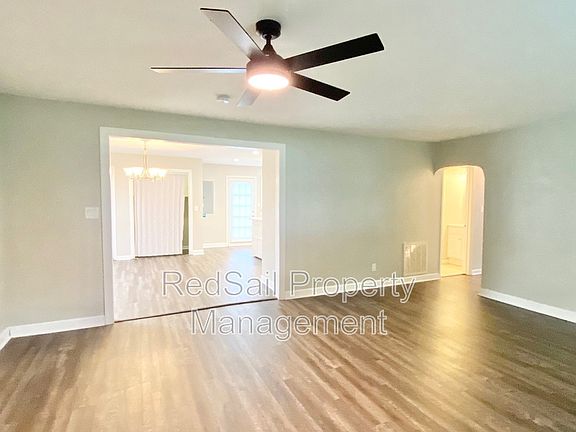 4th image of 16 Langley Ave