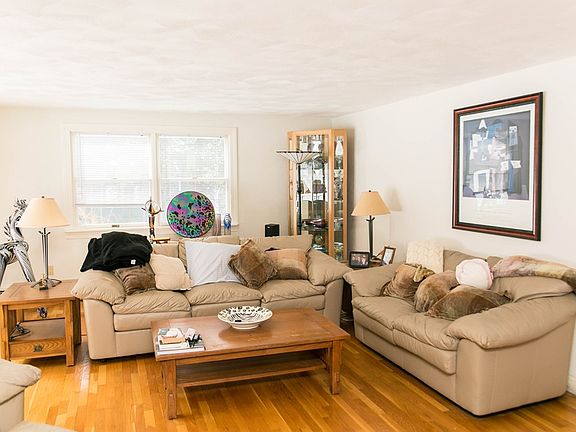 5th image of 25 Bretton Rd