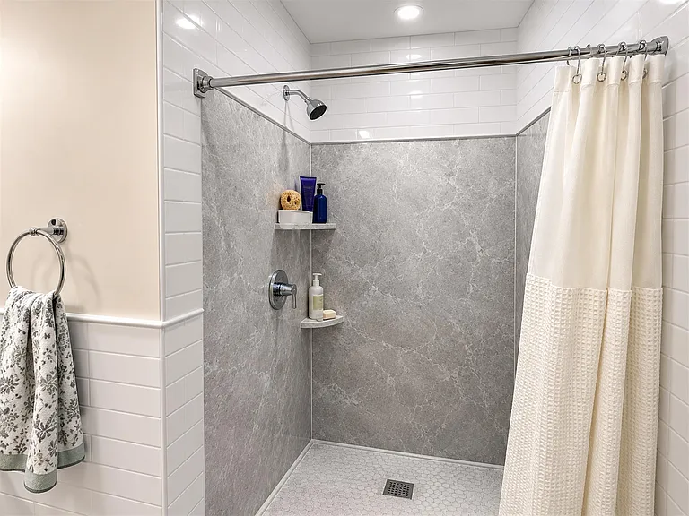 14 Stickney Ave — Photo 9