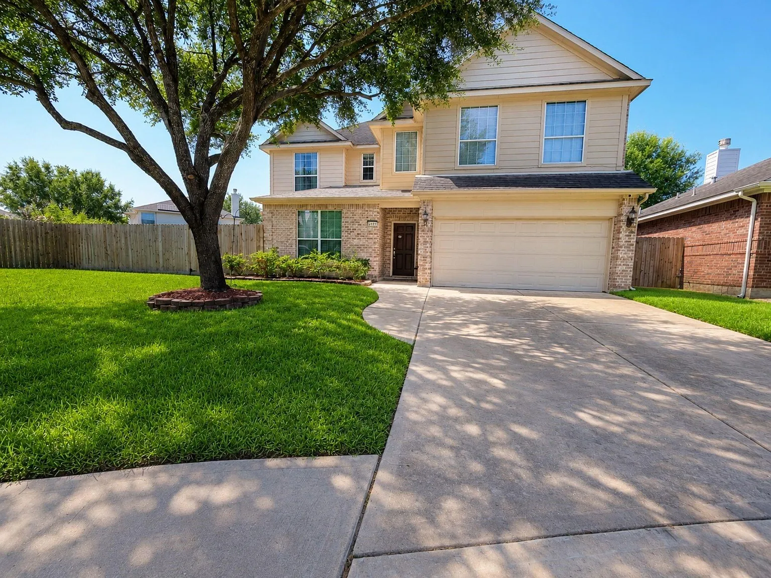 4 bed, 2.5 bath, 3662 sqft, $3,800 — Photo 1