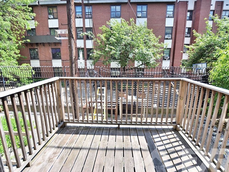 1st image of 302 Quincy St APT 1B