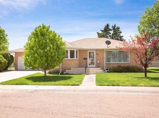 317 Circle Dr, Trenton, NE 69044