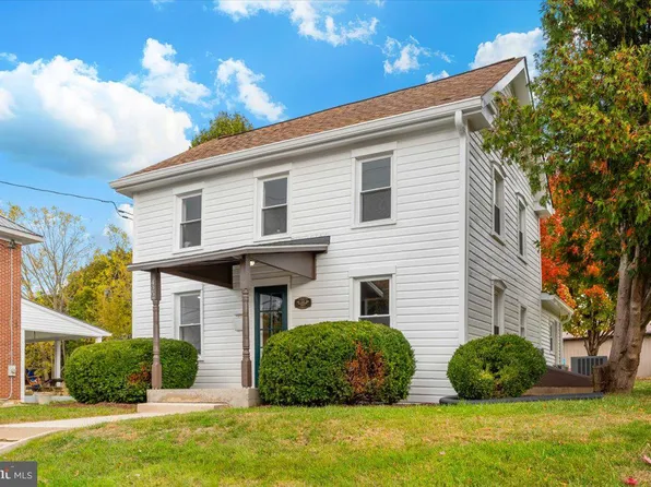 422 Cleveland Ave, Waynesboro, PA 17268