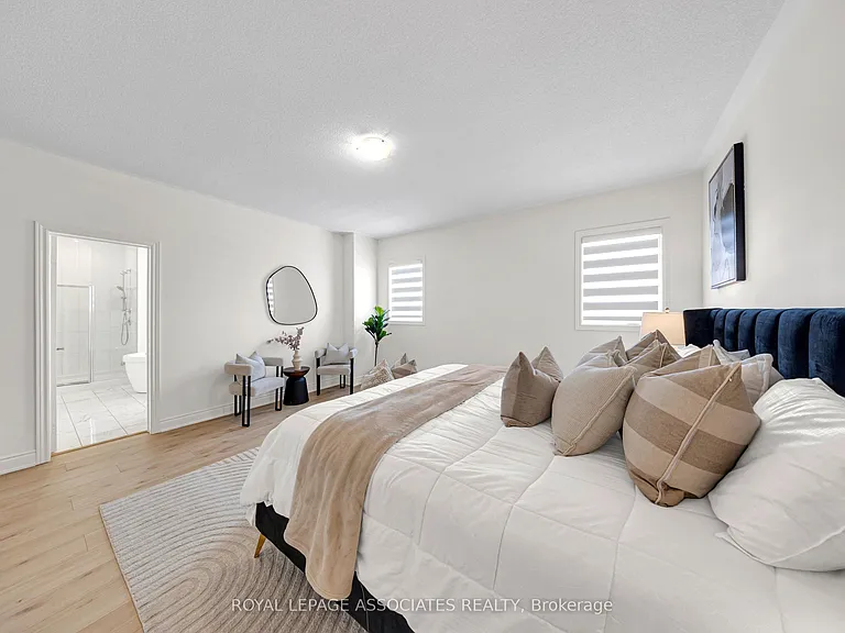 2215 Beckman Cres #UPPER — Photo 36