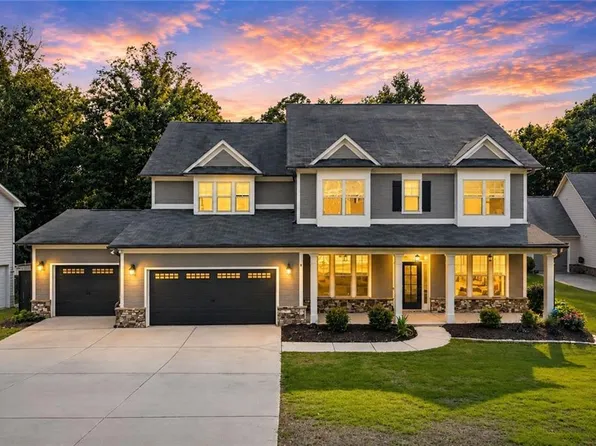 5930 Mountain Laurel Walk, Flowery Branch, GA 30542