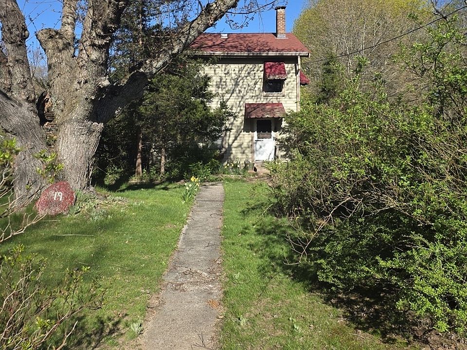 1st image of 19 Carmen St