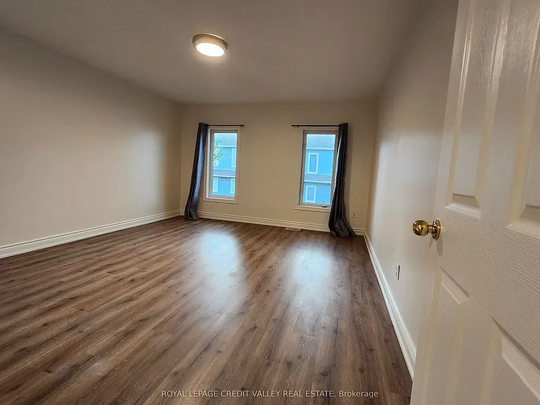 800 Dundas St W #39 — Photo 16