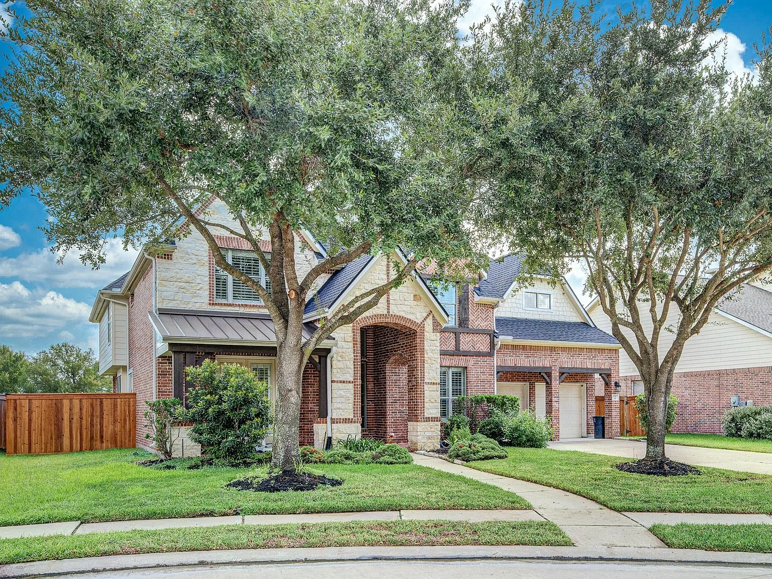4 bed, 3.5 bath, 3772 sqft, $4,000 — Photo 3