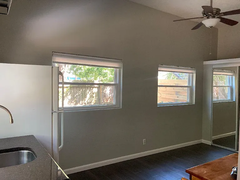 77 1/2 Lorillard Pl #B — Photo 5