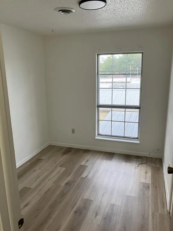 407 Second St Apt. C Carmi, IL 62821 — Photo 3