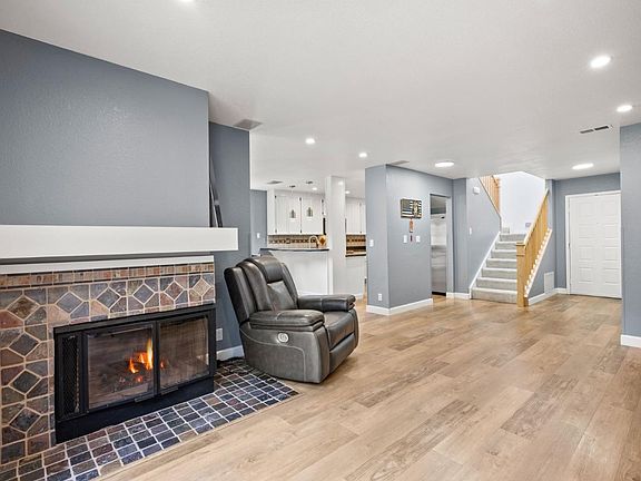 3rd image of 1910 Winding Creek Ct