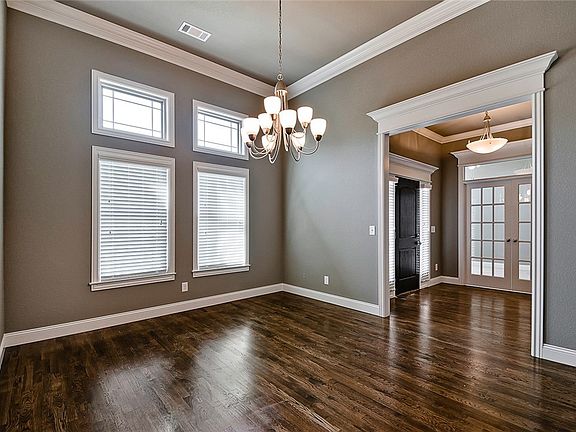 4th image of 5702 61st St