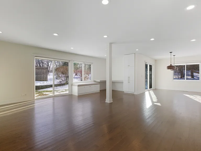 105 Yarrow Ct — Photo 3