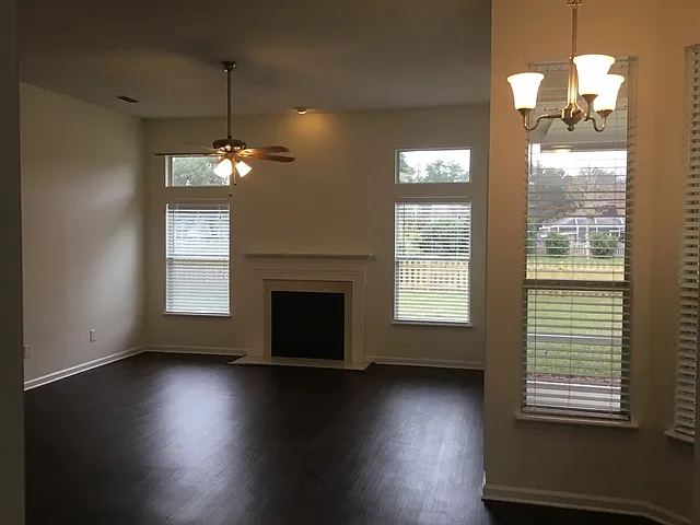 157 N Lake Cunningham Ave — Photo 5