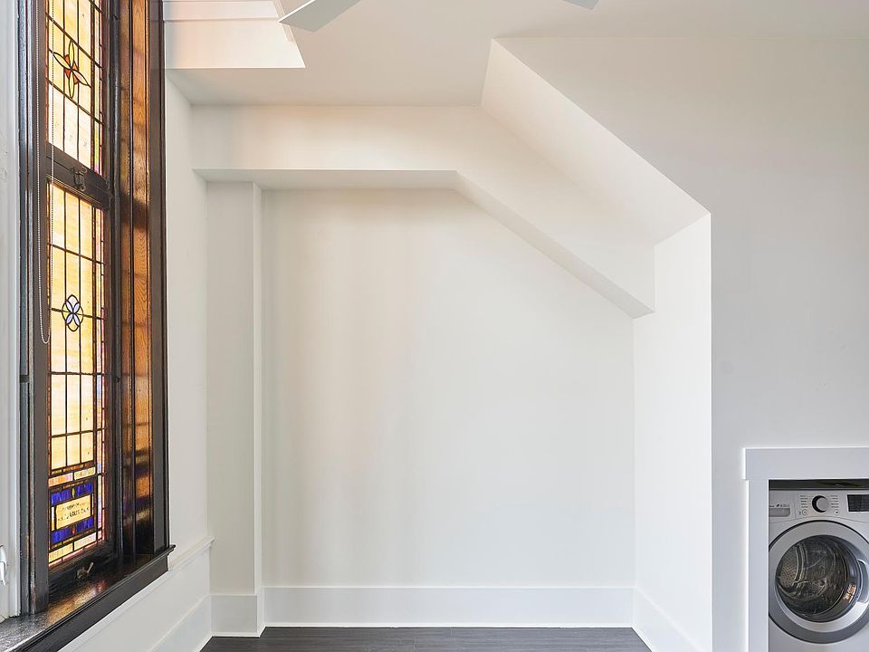 The size of the living room gives you a unique opportunity to make this space even more special