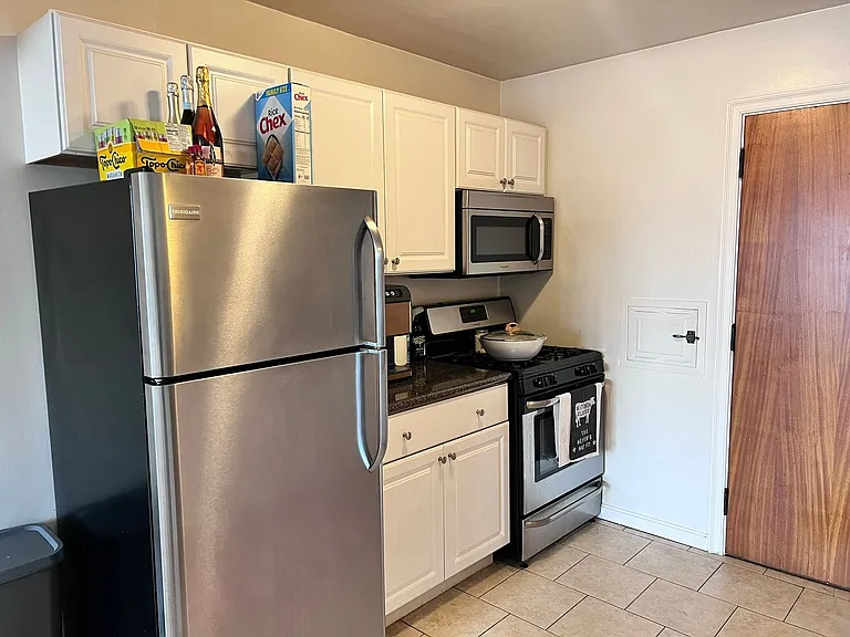 2860 Observatory — Photo 16