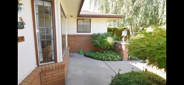 1423 Hamilton Ave — Photo 2
