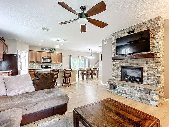 4th image of 11383 Emilys Crossing Ct