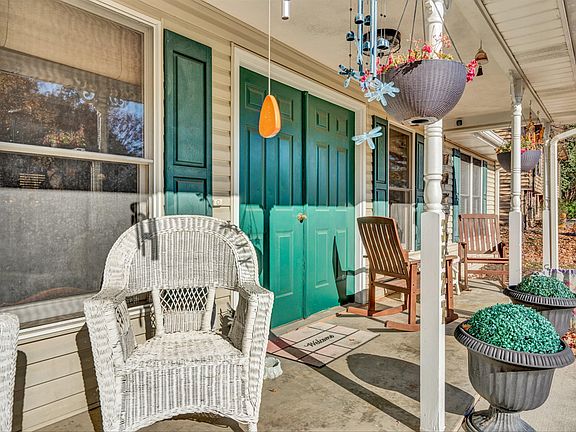 3rd image of 3527 Chaparral Dr