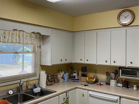 5th image of 229 Glen Meadows Cir