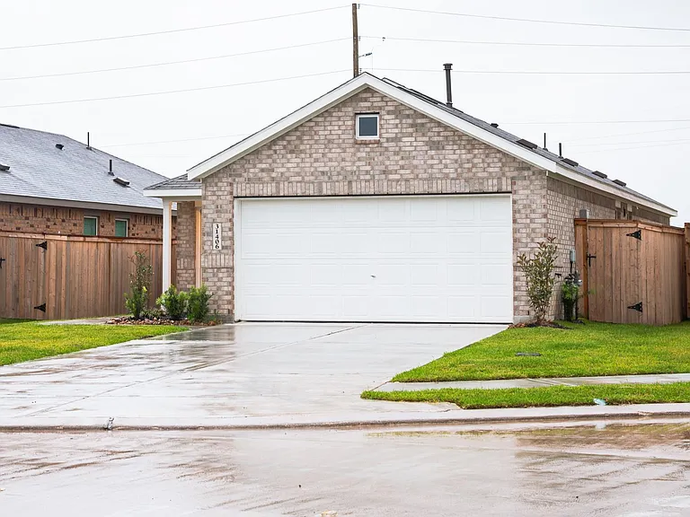 31406 Pratola Serra Cir — Photo 37