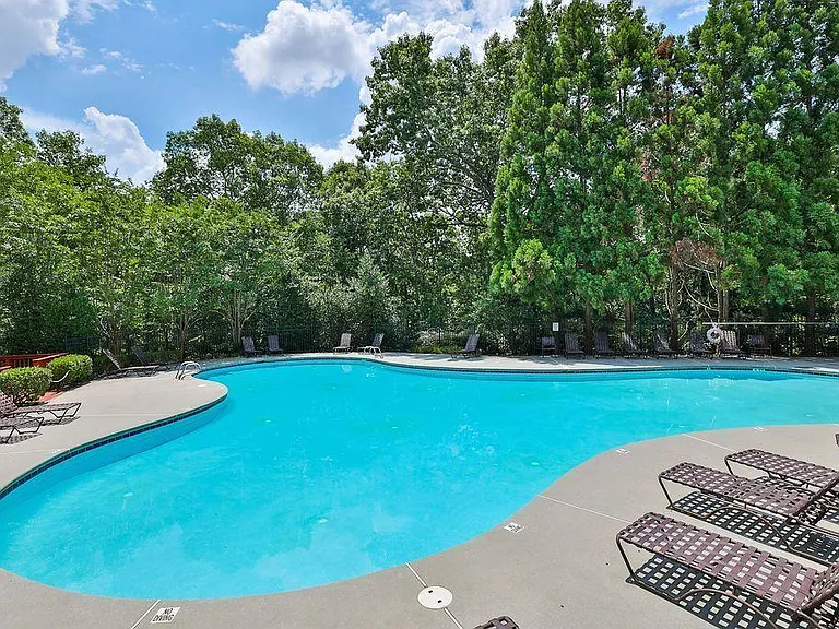 211 Creekway Xing SE — Photo 46