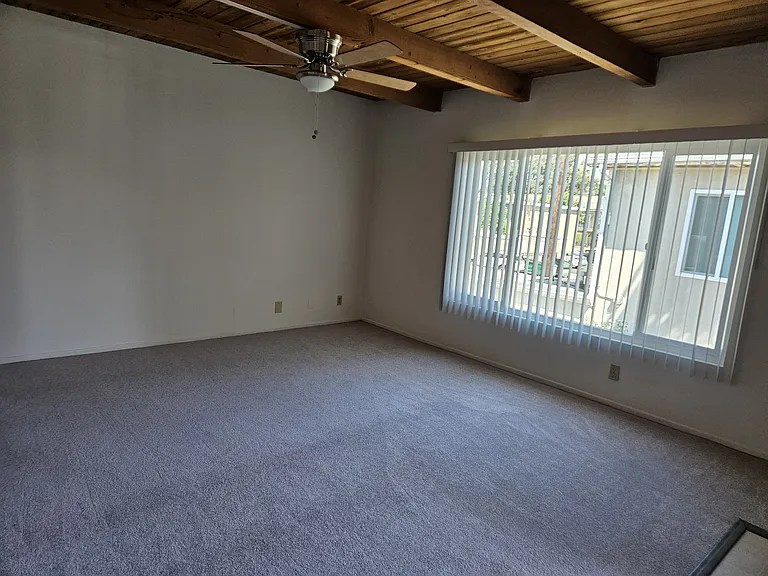 943-959 Ventura Ave — Photo 15