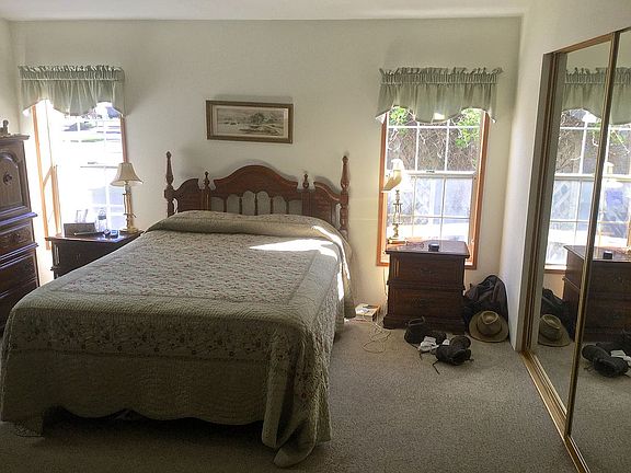 Master Bedroom 13.5'x14.5'