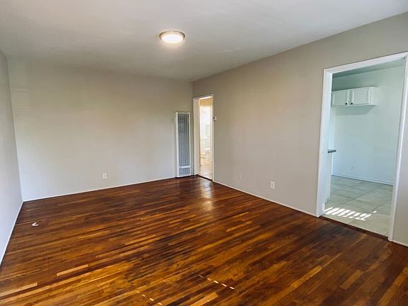 4th image of 11355 Tiara St #7