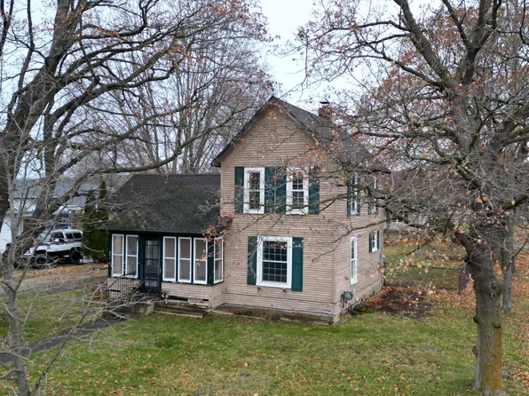 311 Russell St, Middleville, MI 49333