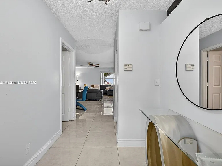 100 Miramar Ave — Photo 4
