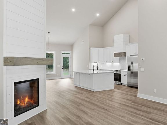 5th image of 9130 Lisa Cir