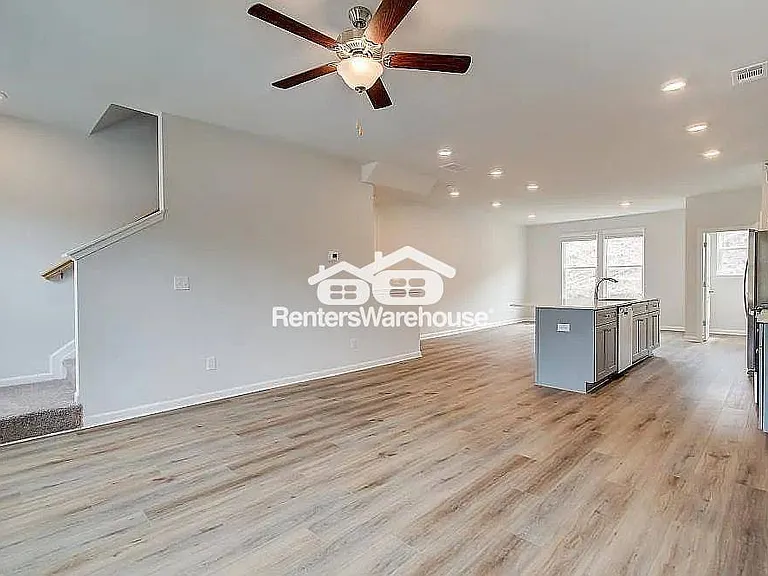 3203 Bateman Dr — Photo 8