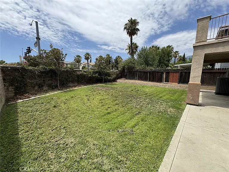 7030 Fontaine Pl — Photo 31