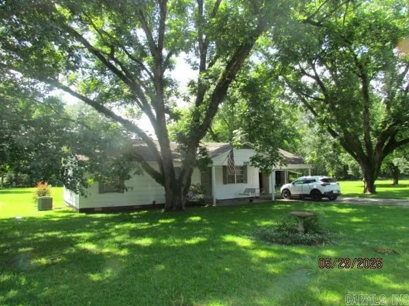 1719 Gardenia St, Crossett, AR 71635