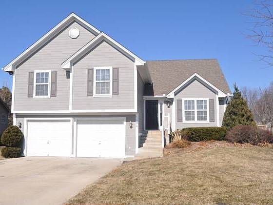 1st image of 1604 SE Silkwood Ln