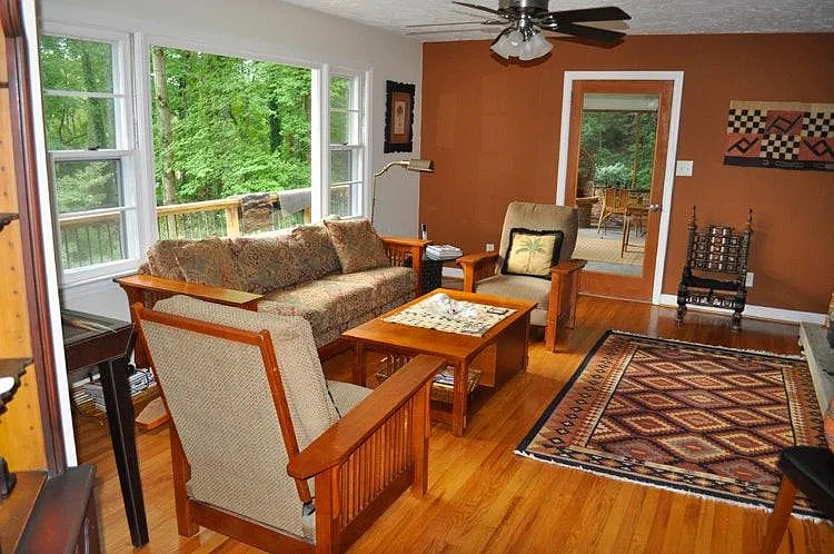Living Room (Mountain View)